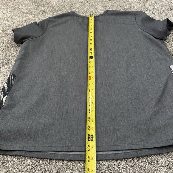 FIGS Accra Feather Fabric Trim Scrub Top W19SW1001 Graphite Women's Size Medium - Picture 10 of 10